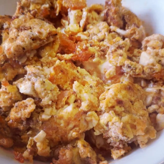 Chicharron con Huevos.